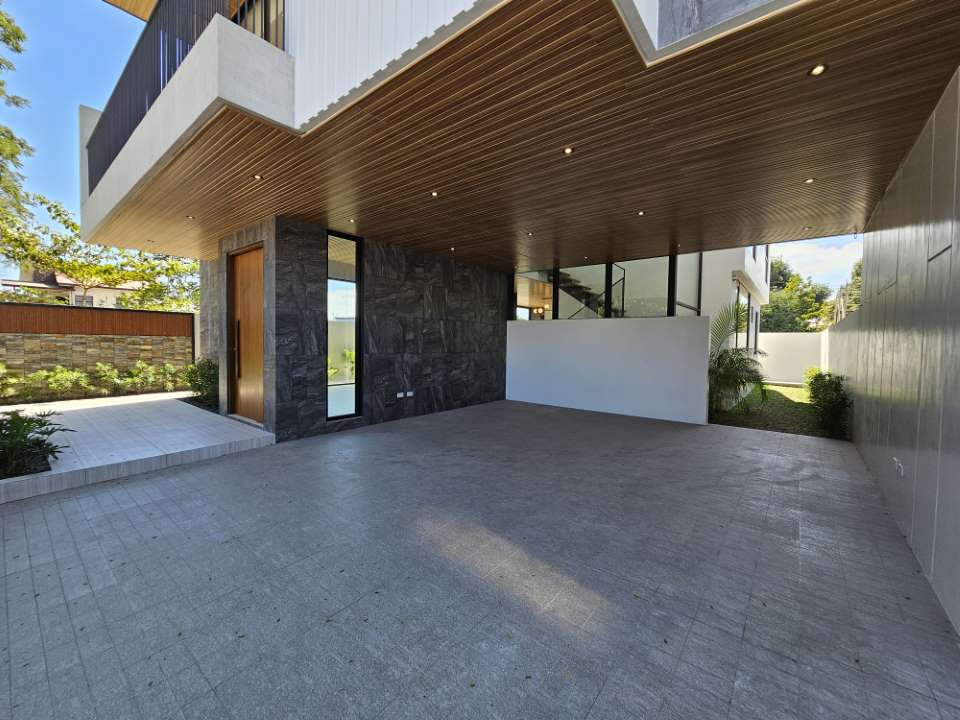 Gallery photo 5