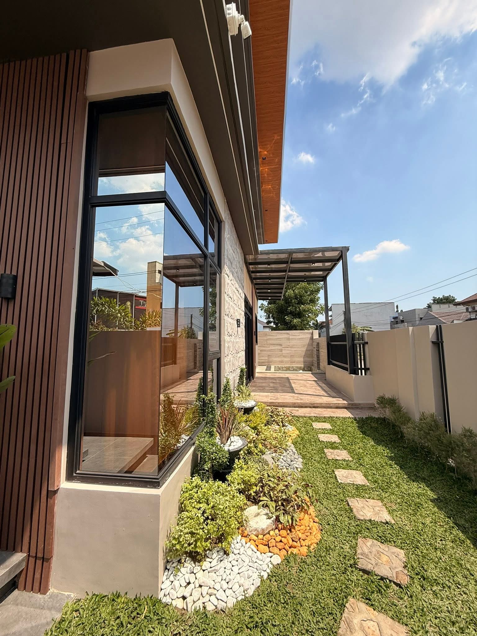 Gallery photo 5