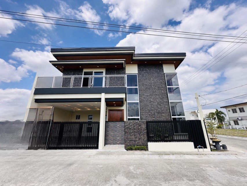 Modern 4BR House With Jacuzzi Near Marquee Mall | Angeles City