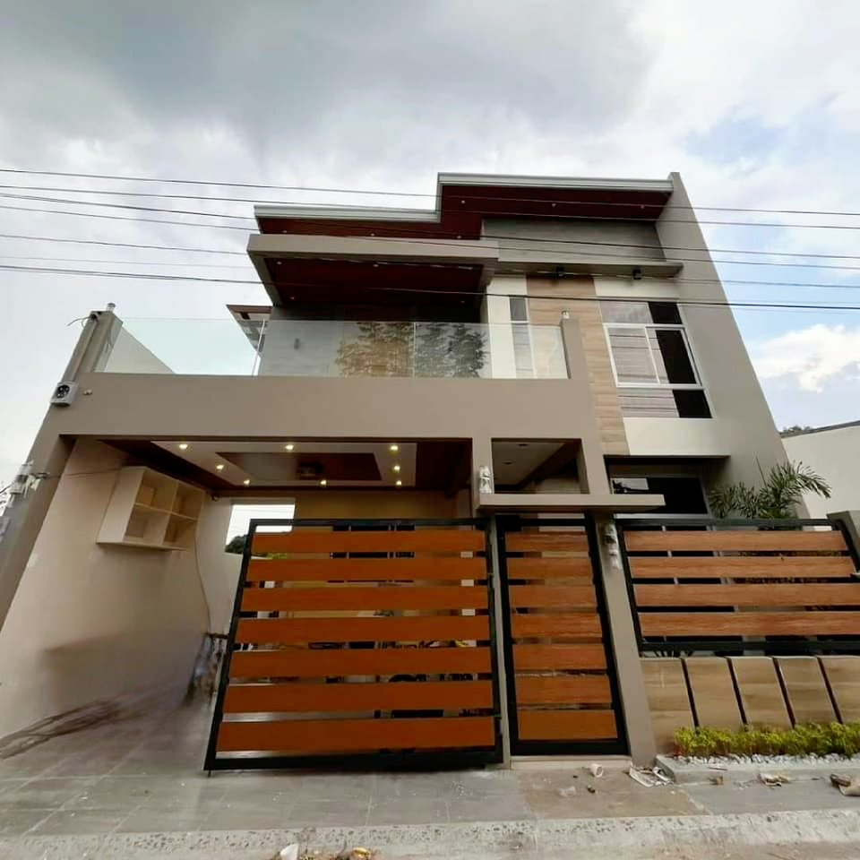 4-Bedroom House With Lap Pool Near NLEX | Metrogate