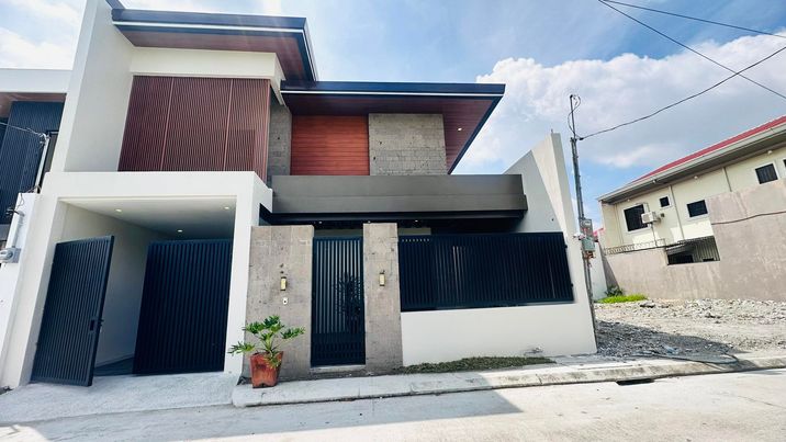 Modern Elegance Semi-Furnished 2-Storey Home Near Marquee Mall