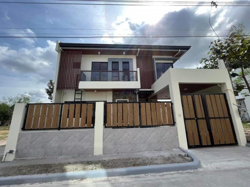 Elegant Two-Storey House In Savannah Green Plains
