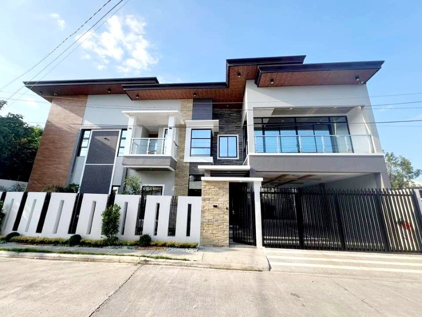 Modern 4-Bedroom Home In Gated Subdivision, Dau, Pampanga