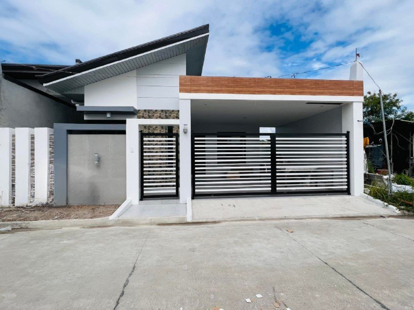 Unfurnished 3-Bedroom Bungalow In Town And Country Homes