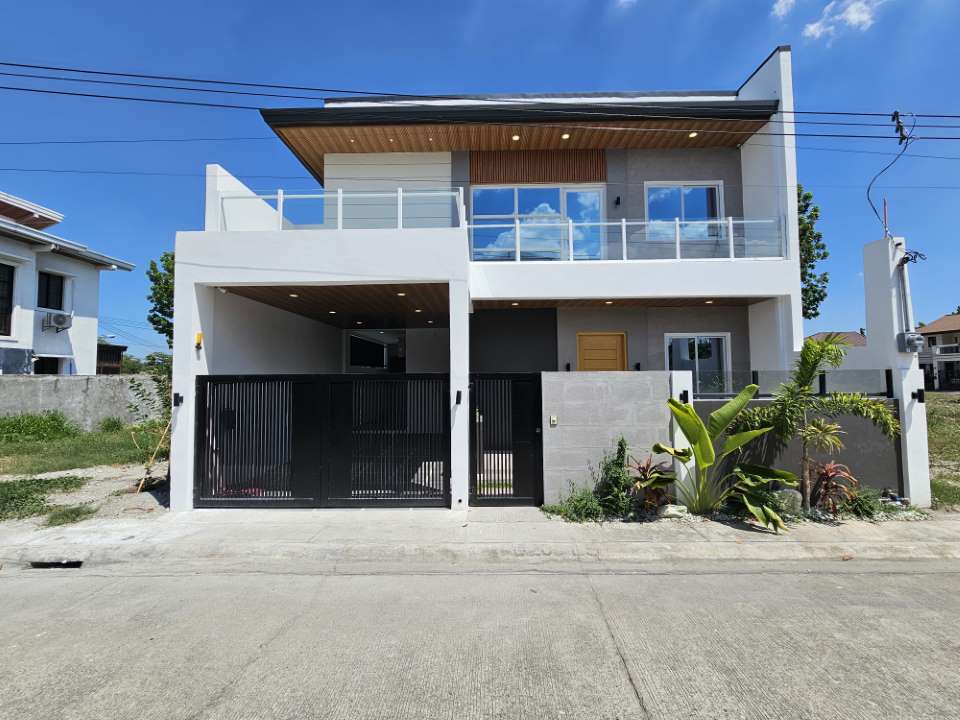Modern 4BR Home In MetroGate Angeles Subdivision