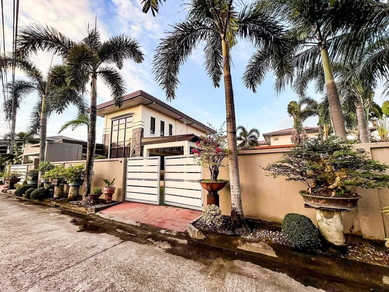 house and lot with swimming pool at pulu amsic